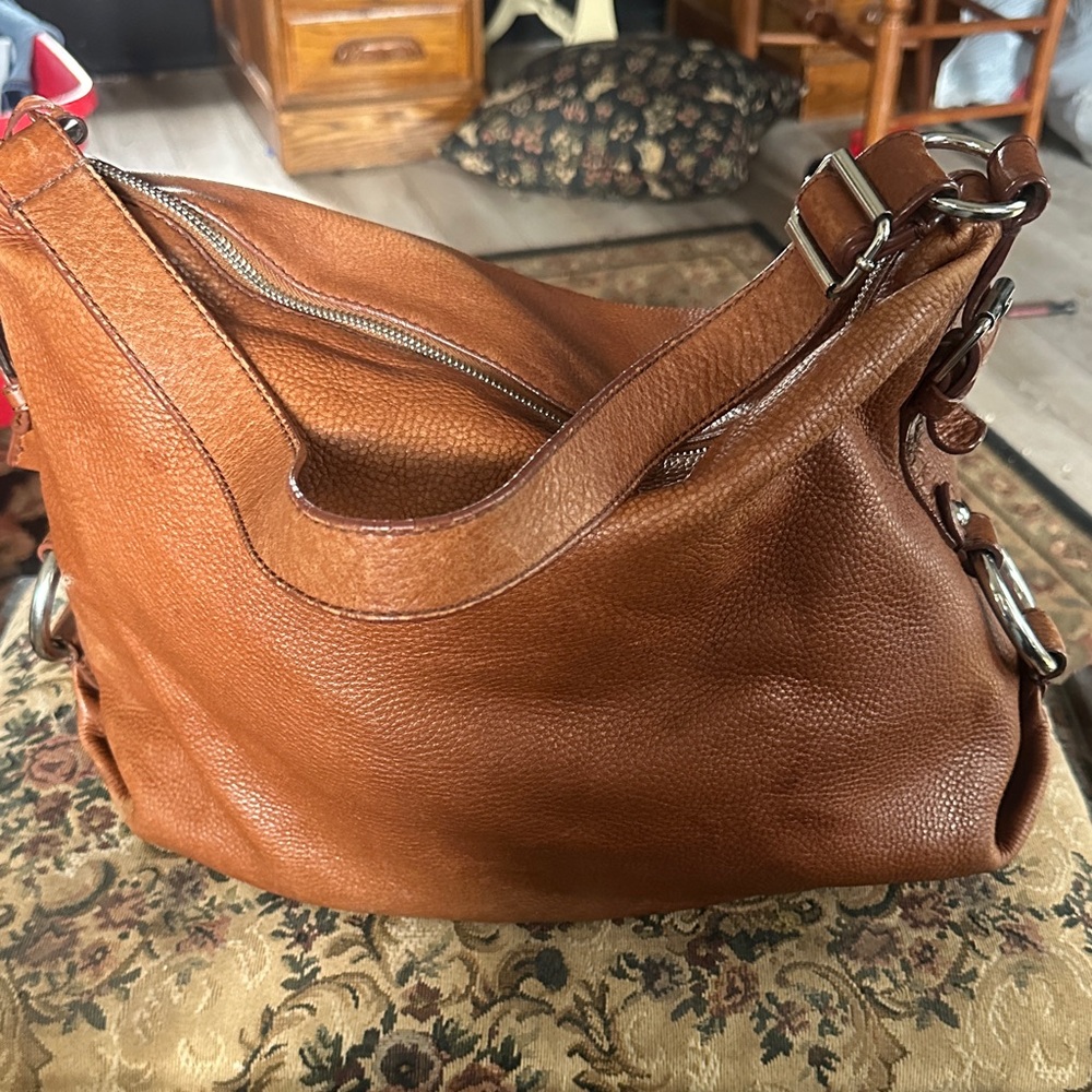 Banana Republic Leather hobo slouchy Shoulder Bag in Brown - Picture 4 of 14